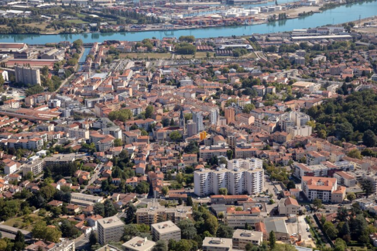 Oullins  (69600)